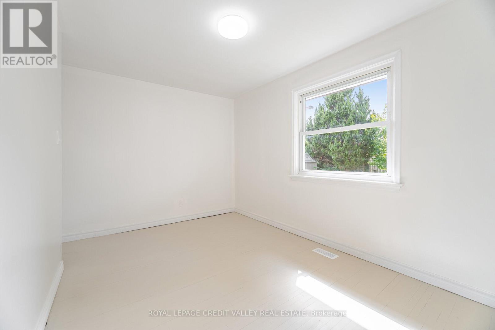36 Autumn Boulevard, Brampton, Ontario  L6T 2V9 - Photo 12 - W12414594