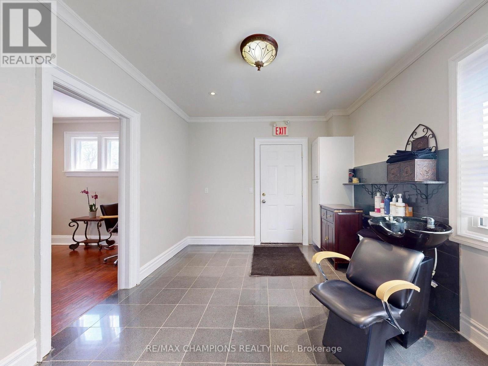 219 Queen Street W, Brampton (Downtown Brampton), Ontario  L6Y 1M6 - Photo 21 - W12415635