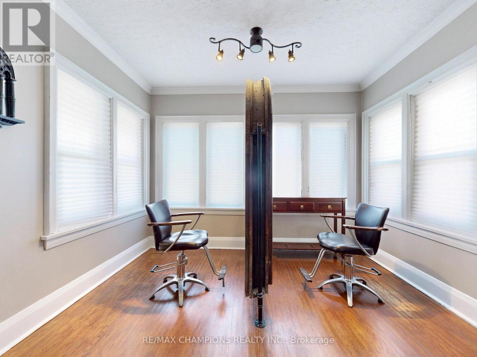 219 Queen Street W, Brampton (Downtown Brampton), Ontario  L6Y 1M6 - Photo 8 - W12415635