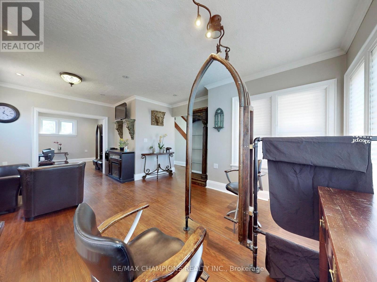 219 Queen Street W, Brampton, Ontario  L6Y 1M6 - Photo 12 - W12415660