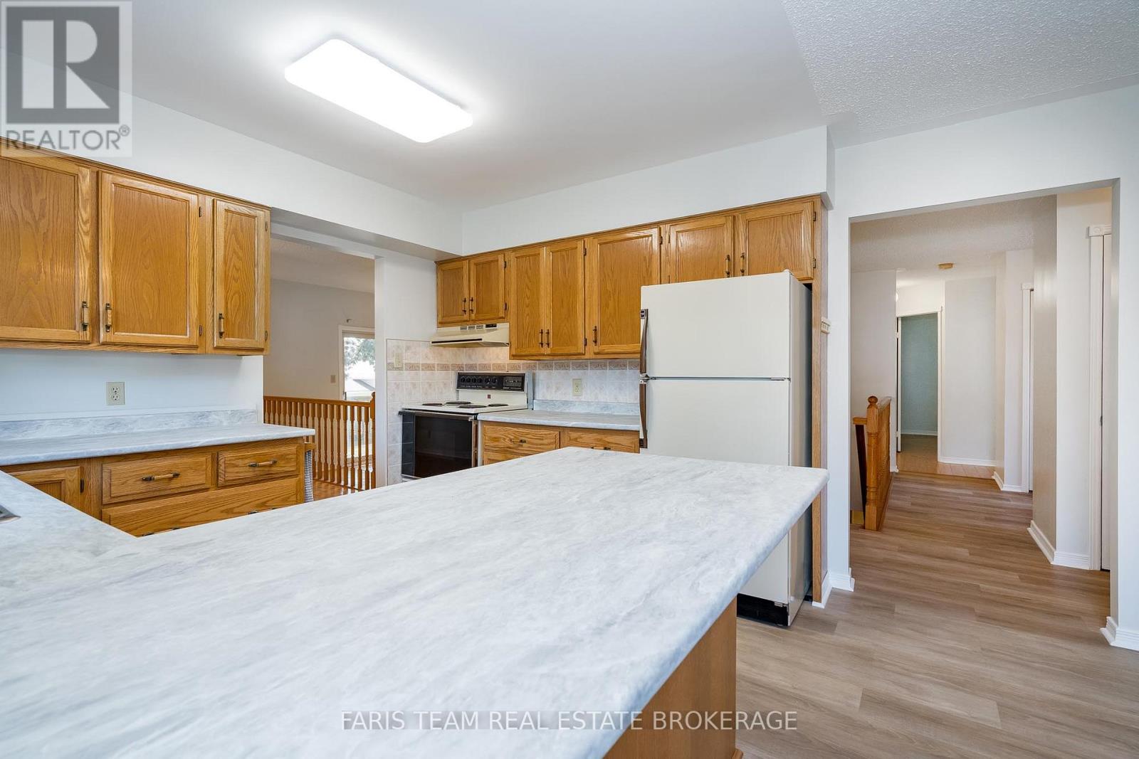 25 Bridle Road, Penetanguishene, Ontario  L9M 1J5 - Photo 10 - S12415684