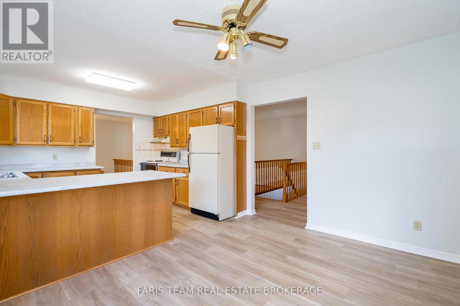 25 Bridle Road, Penetanguishene, Ontario  L9M 1J5 - Photo 11 - S12415684