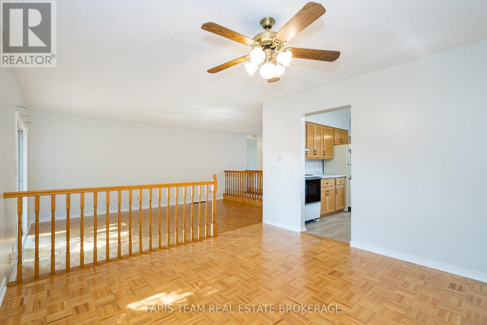 25 Bridle Road, Penetanguishene, Ontario  L9M 1J5 - Photo 14 - S12415684