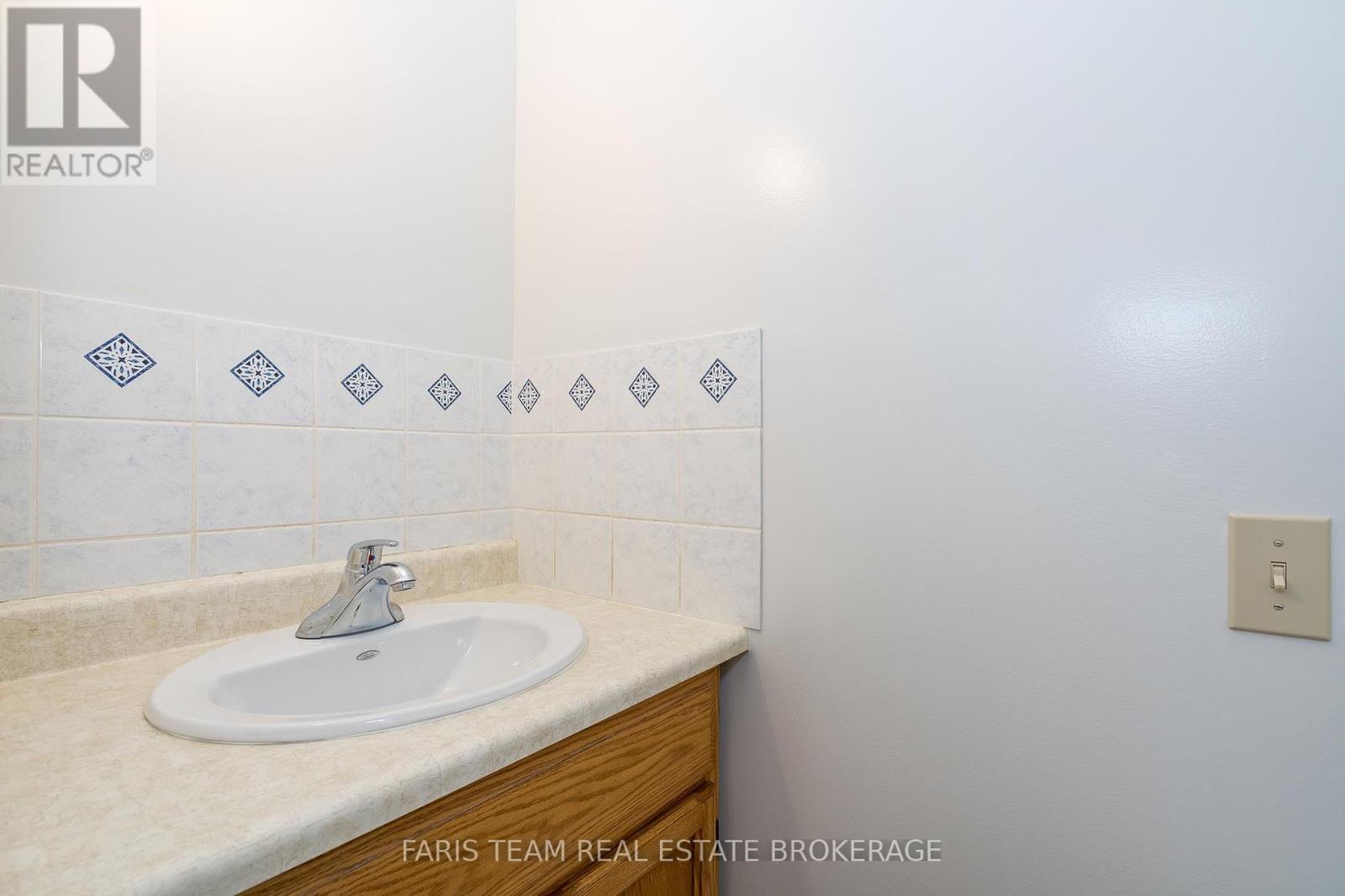 25 Bridle Road, Penetanguishene, Ontario  L9M 1J5 - Photo 24 - S12415684
