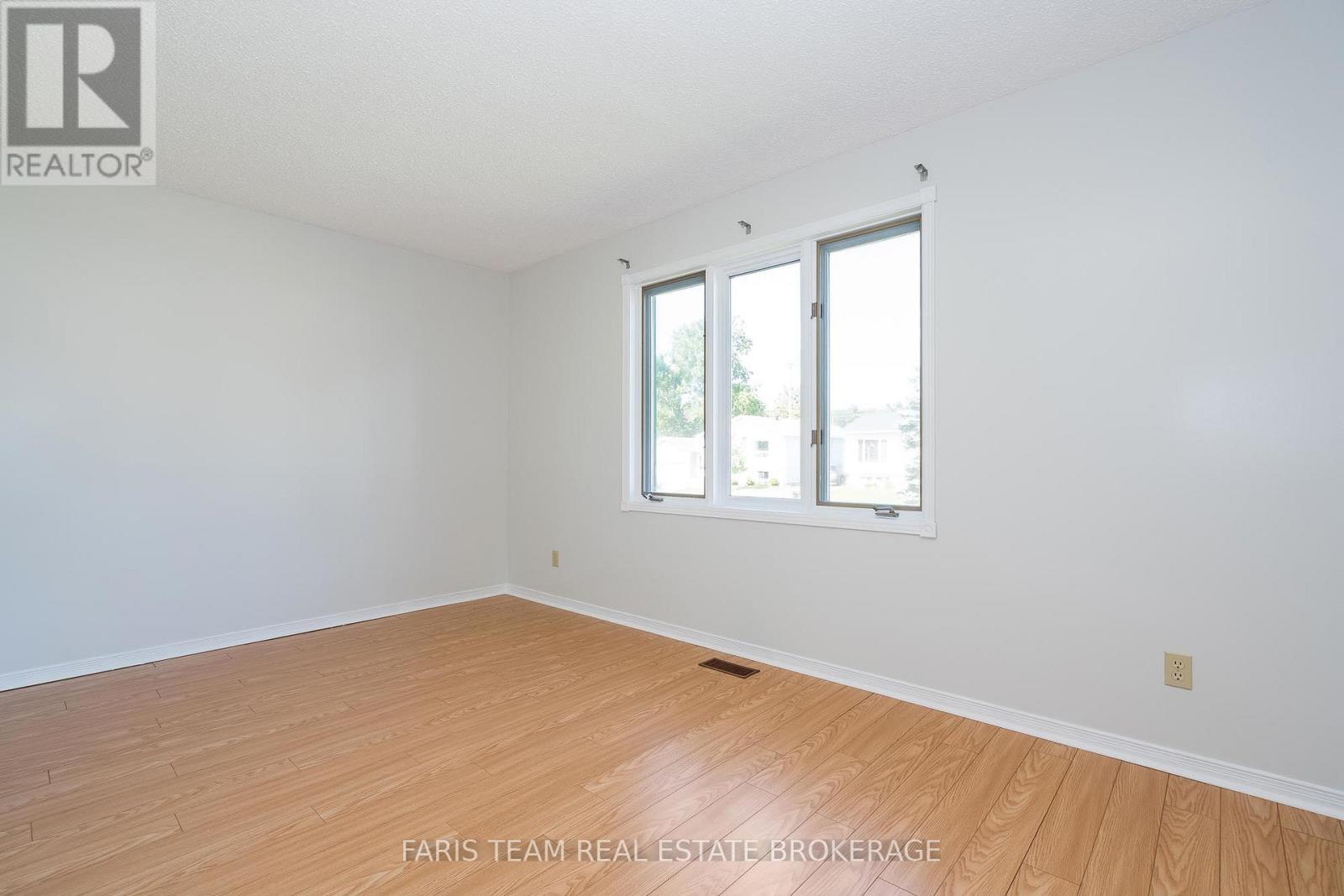 25 Bridle Road, Penetanguishene, Ontario  L9M 1J5 - Photo 27 - S12415684
