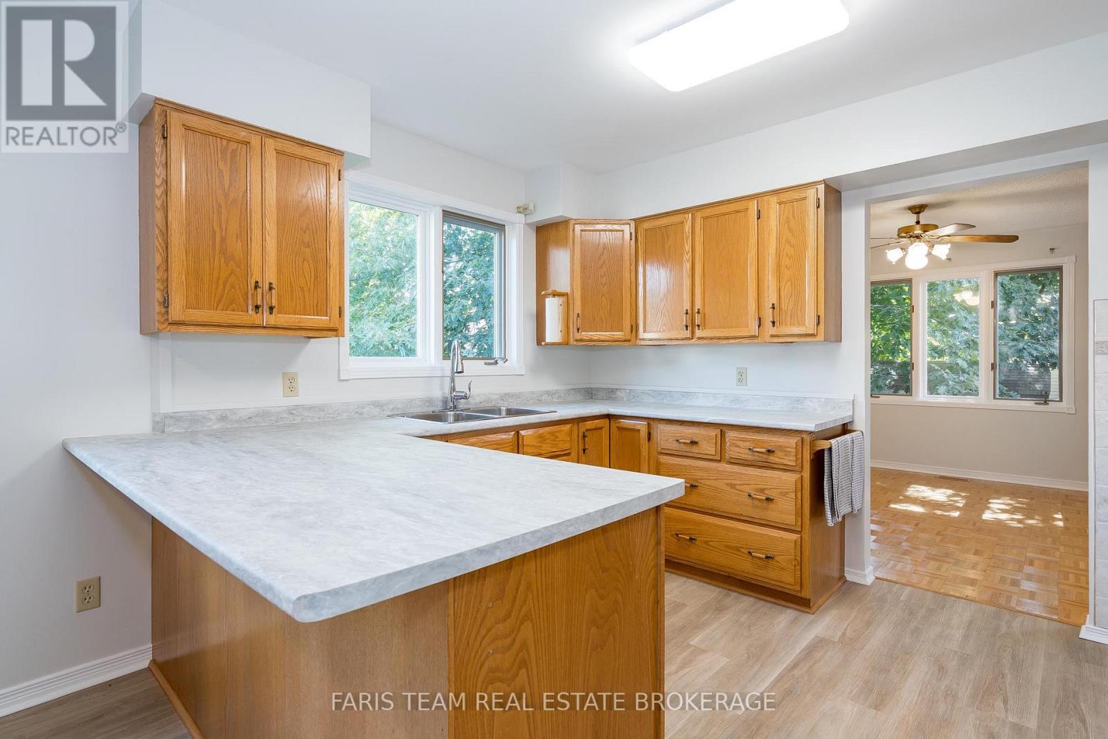 25 Bridle Road, Penetanguishene, Ontario  L9M 1J5 - Photo 9 - S12415684