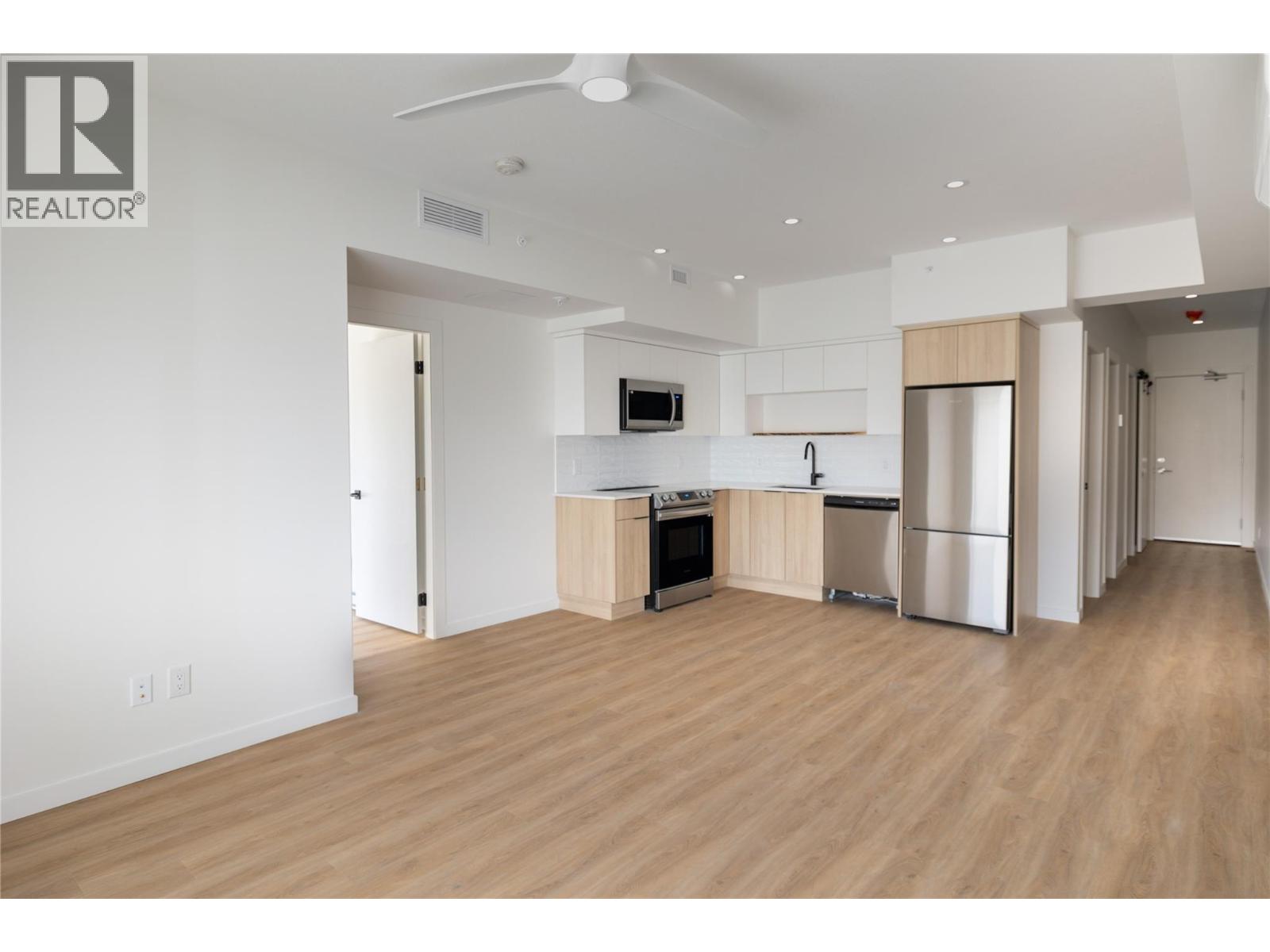 604 Cawston Avenue Unit# 615 Kelowna Photo 3