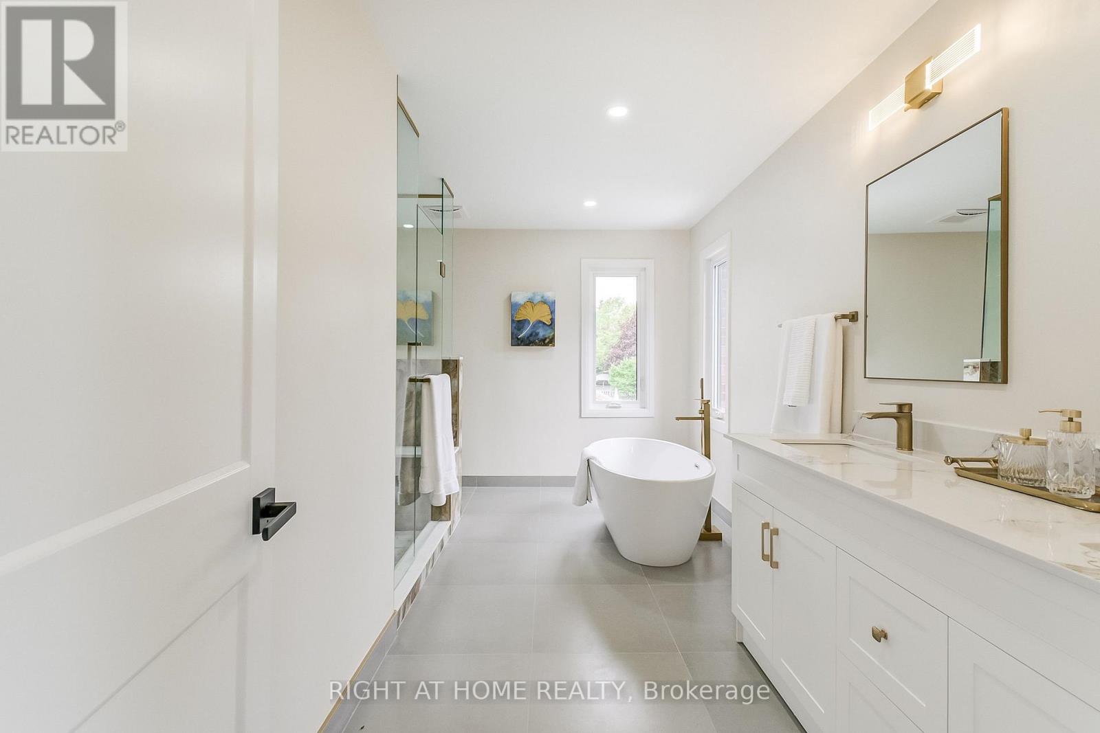 1308 Fieldcrest Lane, Oakville, Ontario  L6M 2N6 - Photo 22 - W12327165