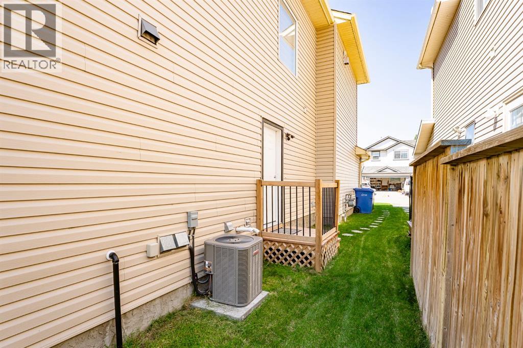 132 Willowmere Close, Chestermere, Alberta  T1X 1S2 - Photo 4 - A2258651