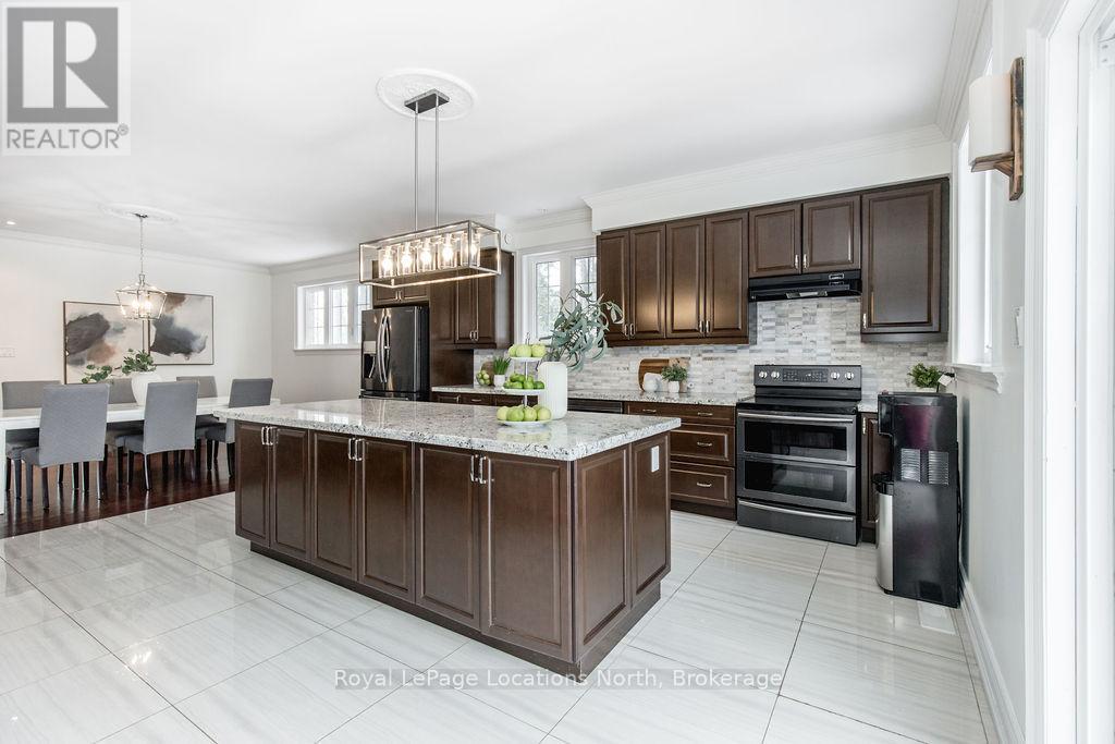 54 Royal Beech Drive, Wasaga Beach, Ontario  L9Z 1H3 - Photo 10 - S12415863
