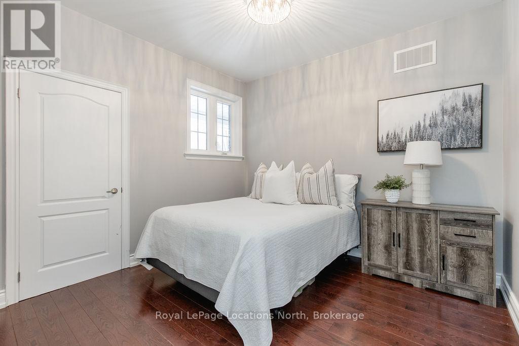 54 Royal Beech Drive, Wasaga Beach, Ontario  L9Z 1H3 - Photo 20 - S12415863