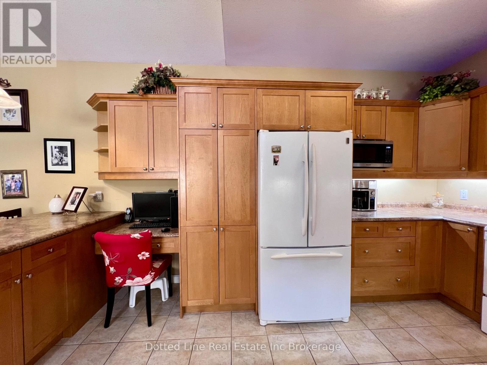 11 - 500 Lakeview Drive, Woodstock (Woodstock - North), Ontario  N4T 1W4 - Photo 5 - X12415913