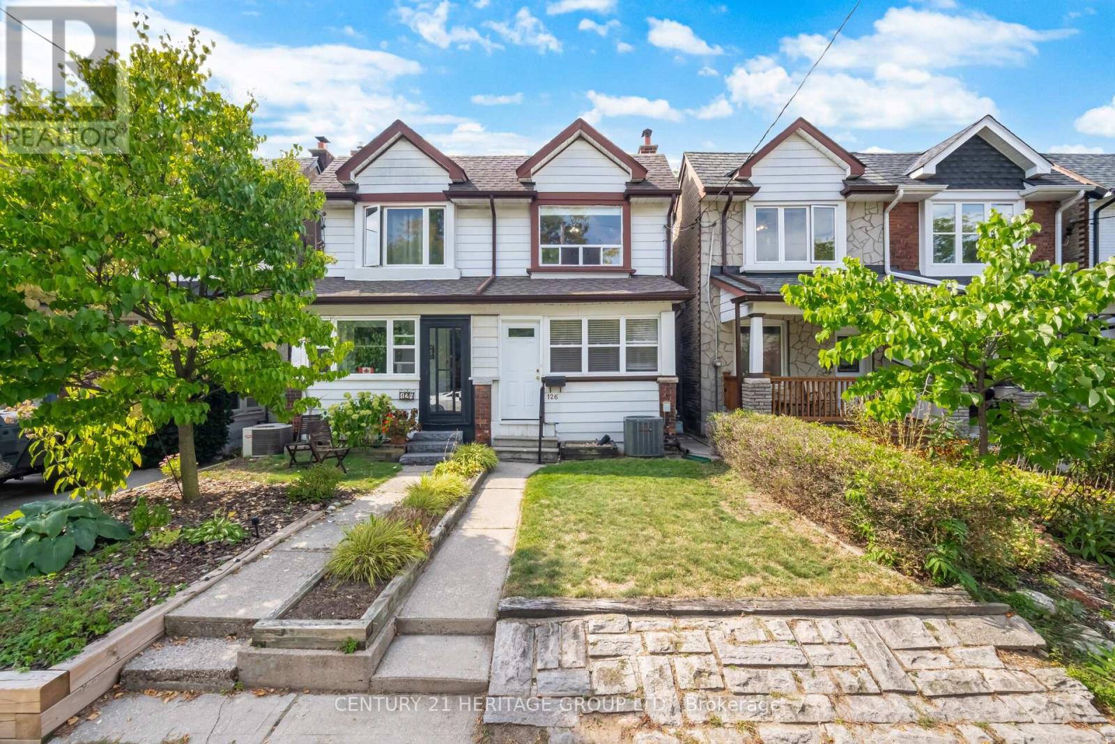 126 WATSON AVENUE, Toronto, Ontario