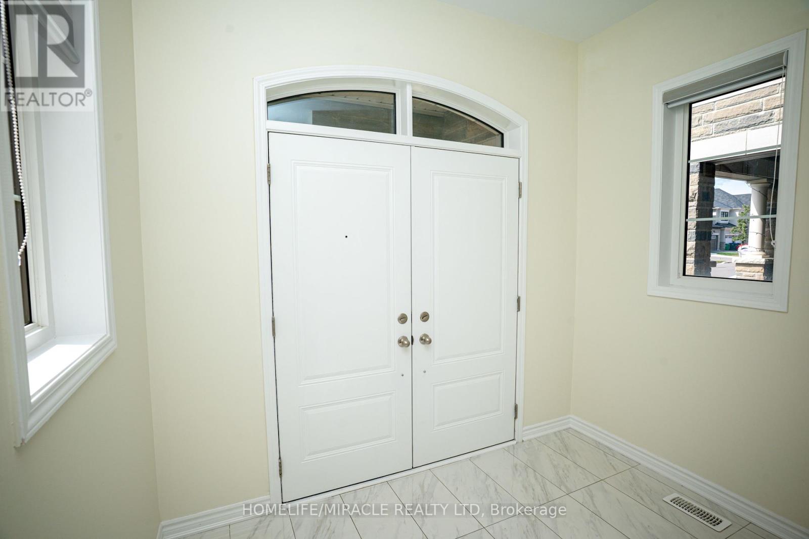 23 Speckled Alder Street, Caledon, Ontario  L7C 4J1 - Photo 4 - W12415705