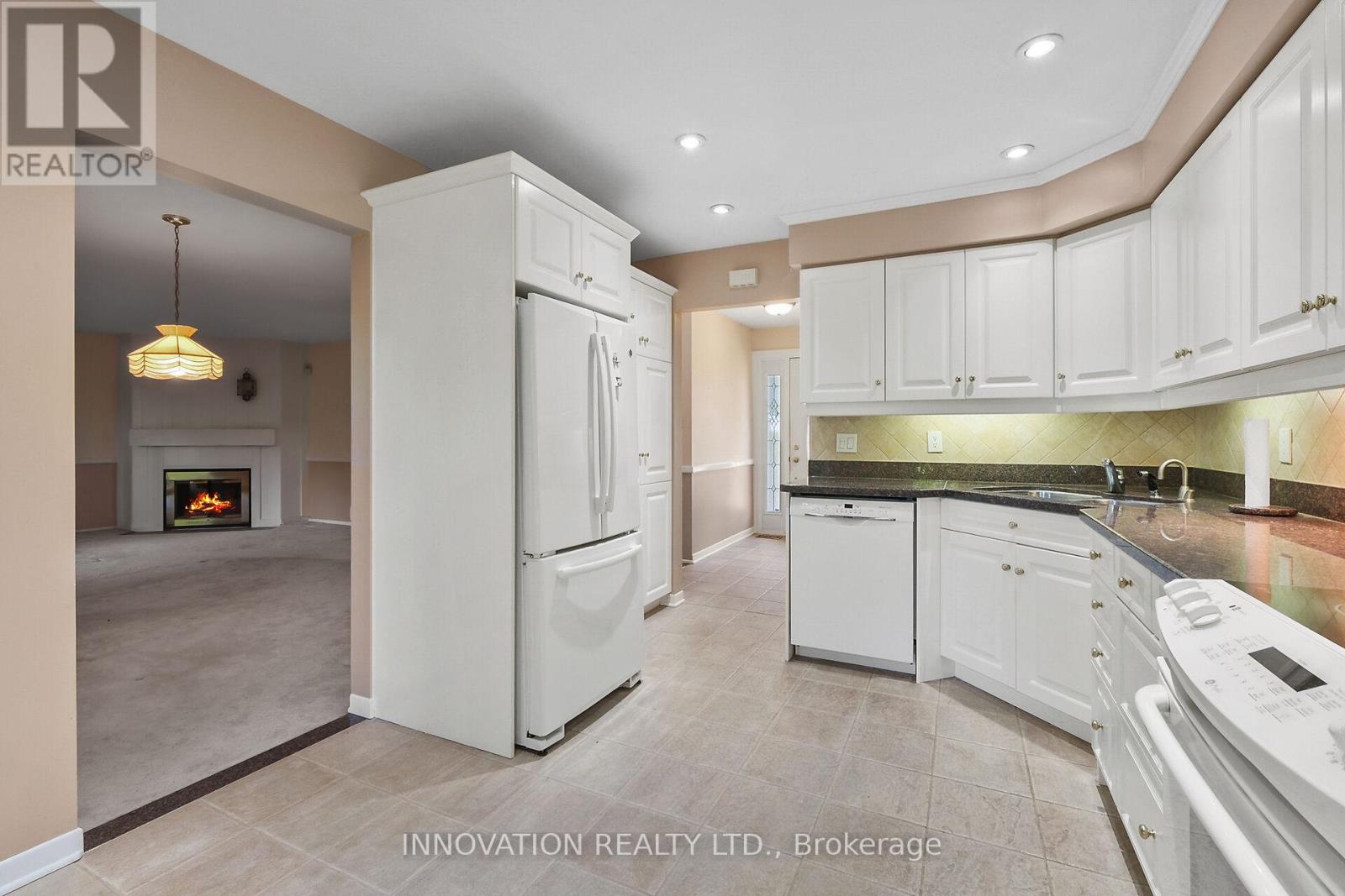14 Chimo Drive, Ottawa, Ontario  K2L 1A4 - Photo 21 - X12415171