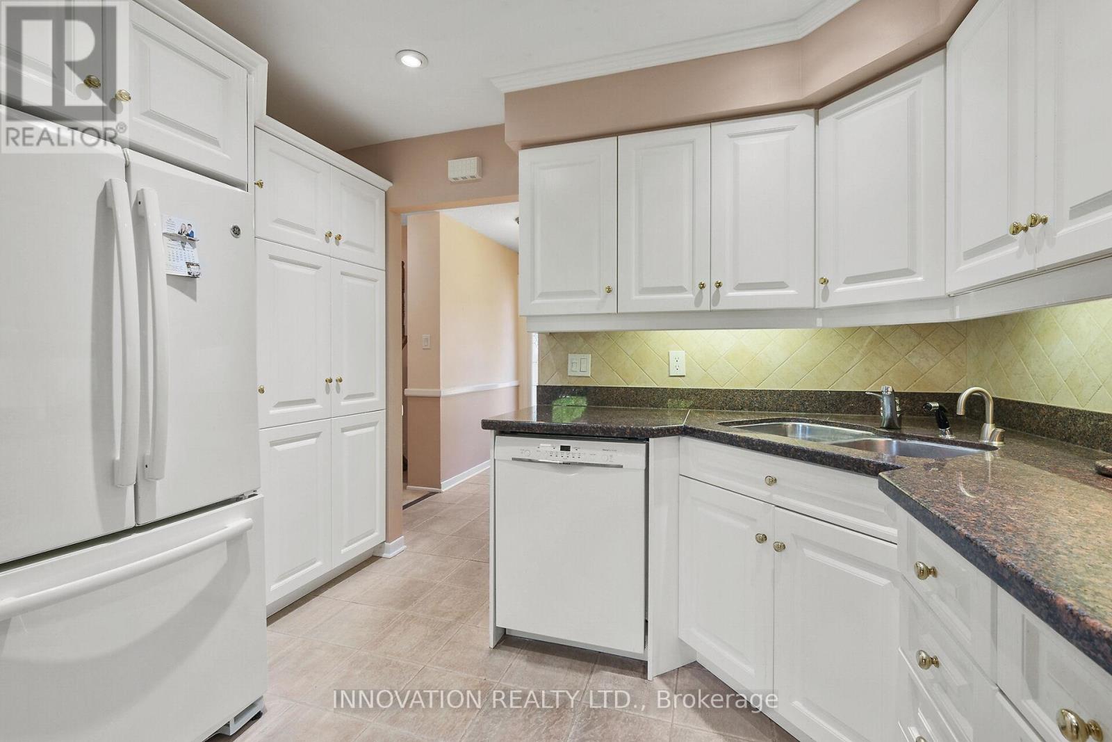 14 Chimo Drive, Ottawa, Ontario  K2L 1A4 - Photo 18 - X12415171