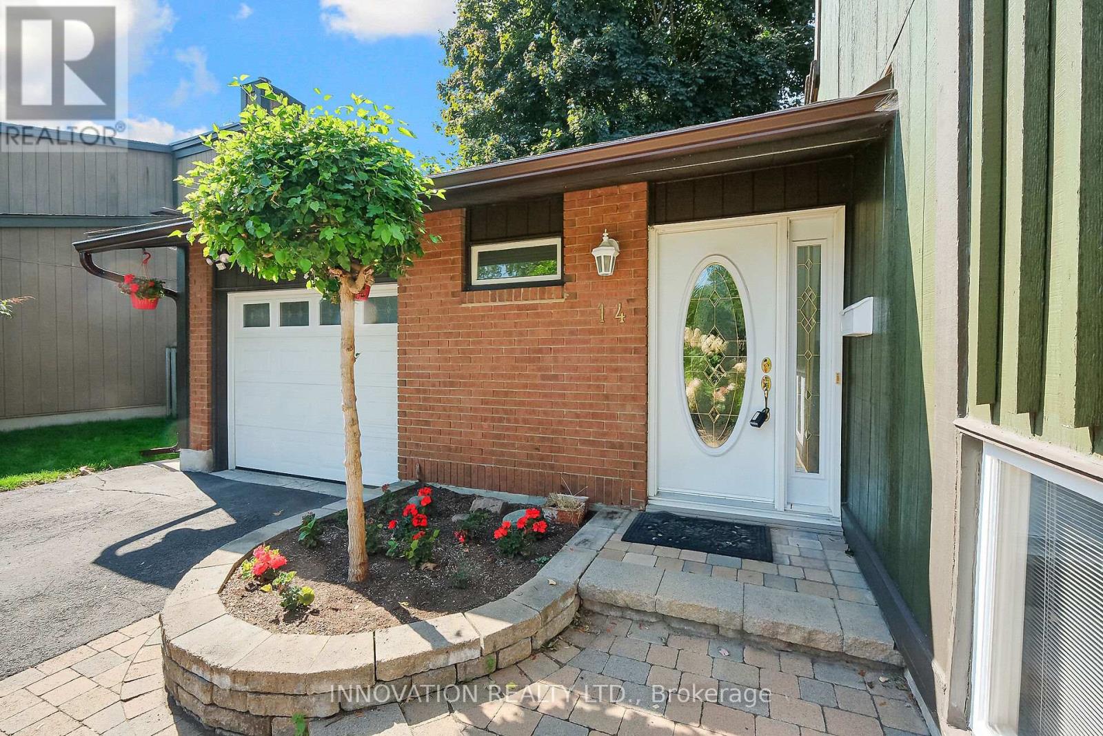 14 Chimo Drive, Ottawa, Ontario  K2L 1A4 - Photo 2 - X12415171