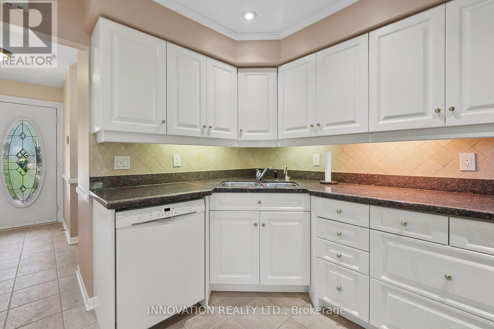 14 Chimo Drive, Ottawa, Ontario  K2L 1A4 - Photo 19 - X12415171