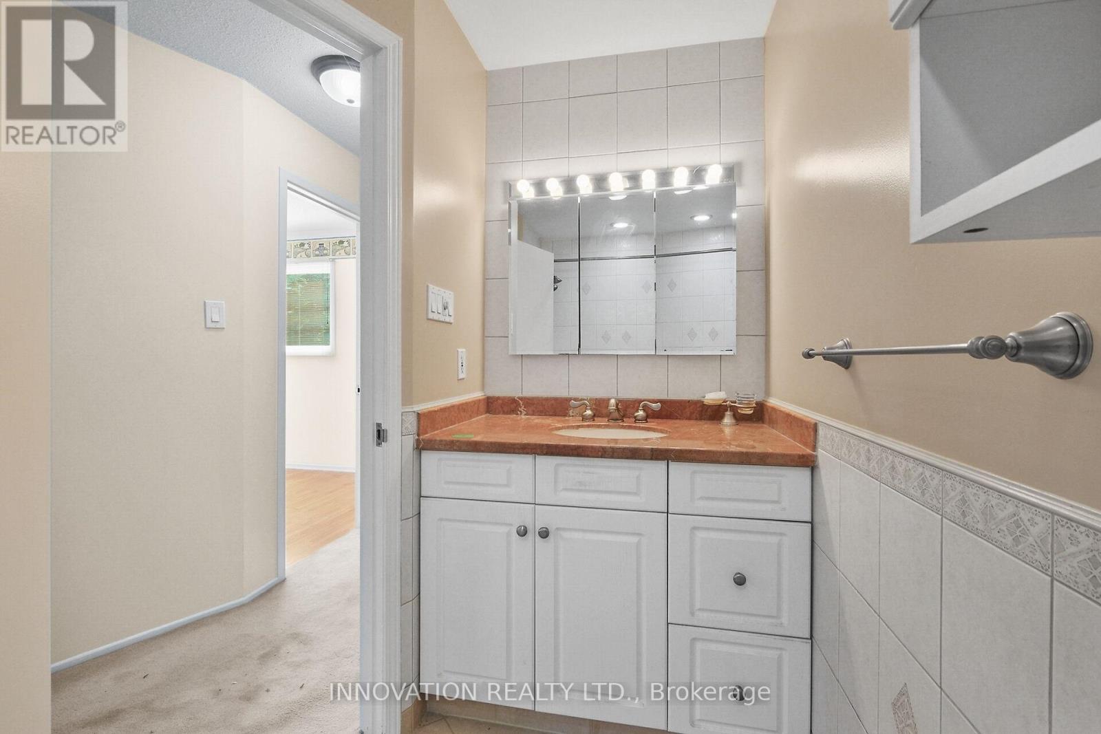 14 Chimo Drive, Ottawa, Ontario  K2L 1A4 - Photo 31 - X12415171