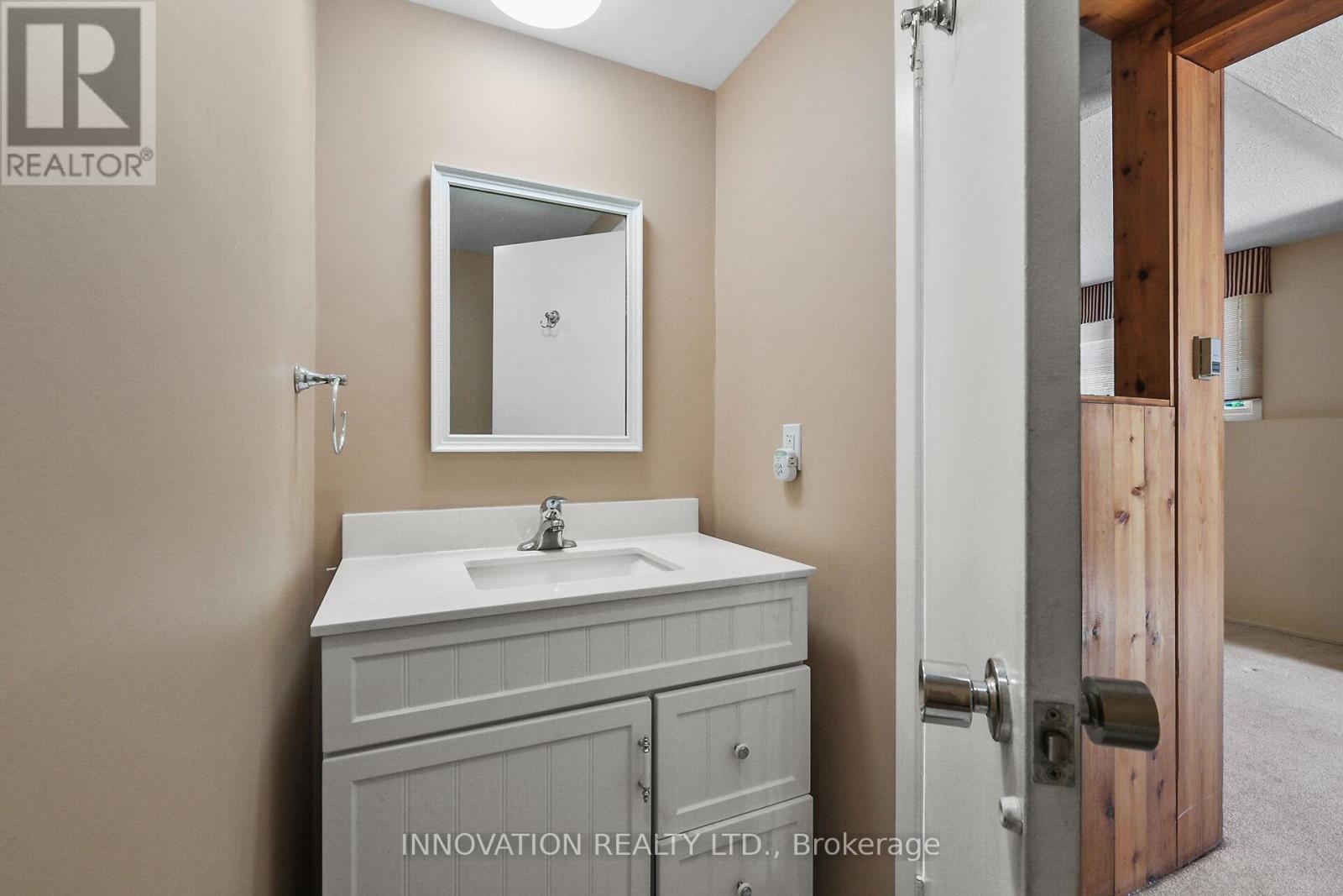14 Chimo Drive, Ottawa, Ontario  K2L 1A4 - Photo 37 - X12415171