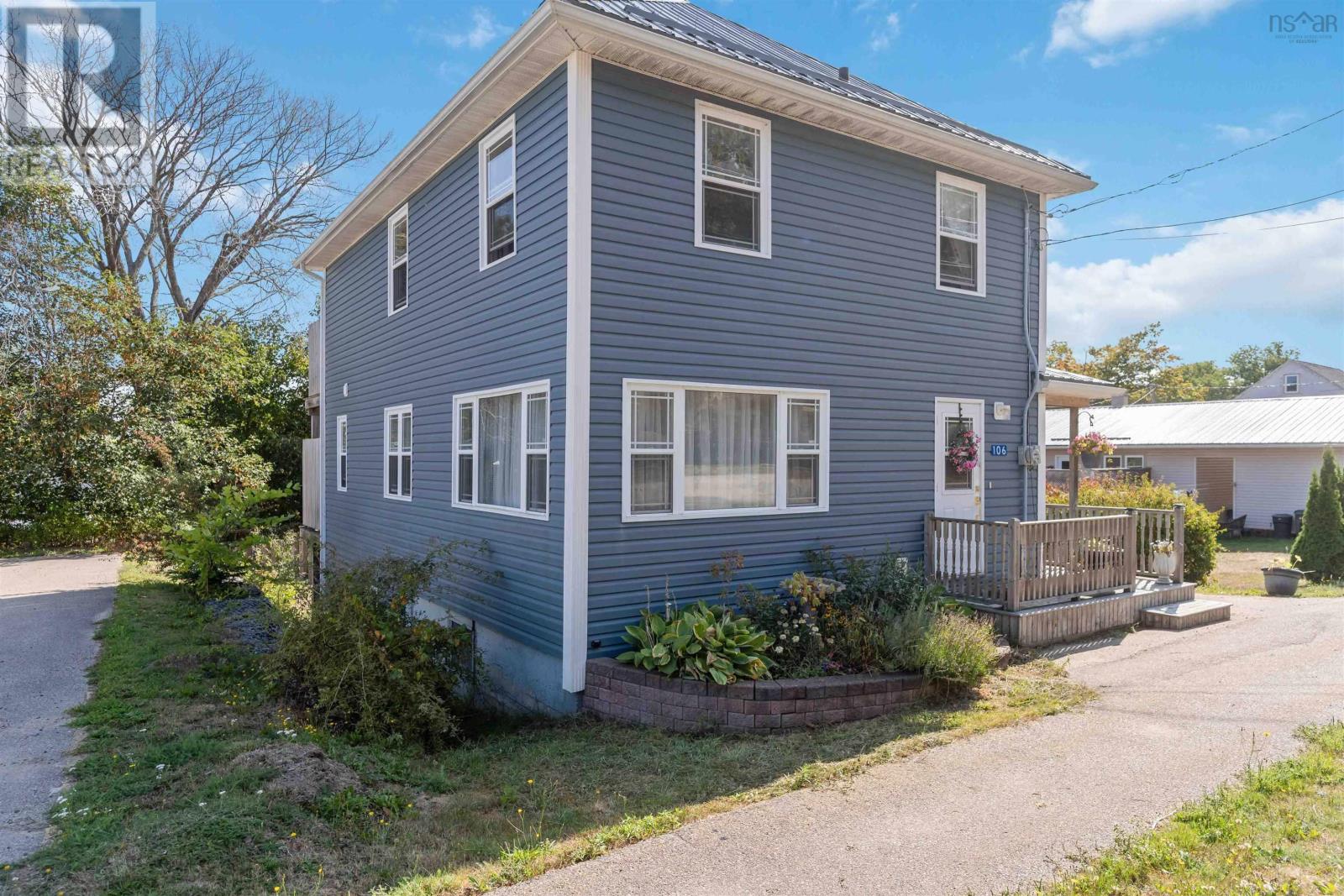 106 Queen Street, Digby, Nova Scotia  B0V 1A0 - Photo 3 - 202523858