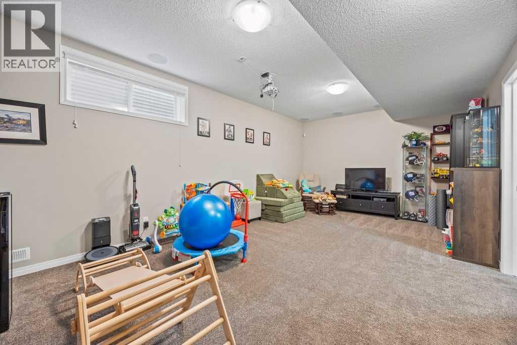 512 River Heights Green, Cochrane, Alberta  T4C 0S1 - Photo 28 - A2253650