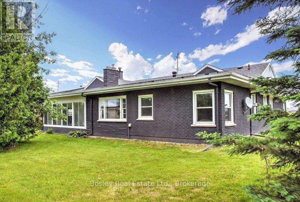 876 Hurontario Street, Collingwood, Ontario  L9Y 0G7 - Photo 4 - S12415955