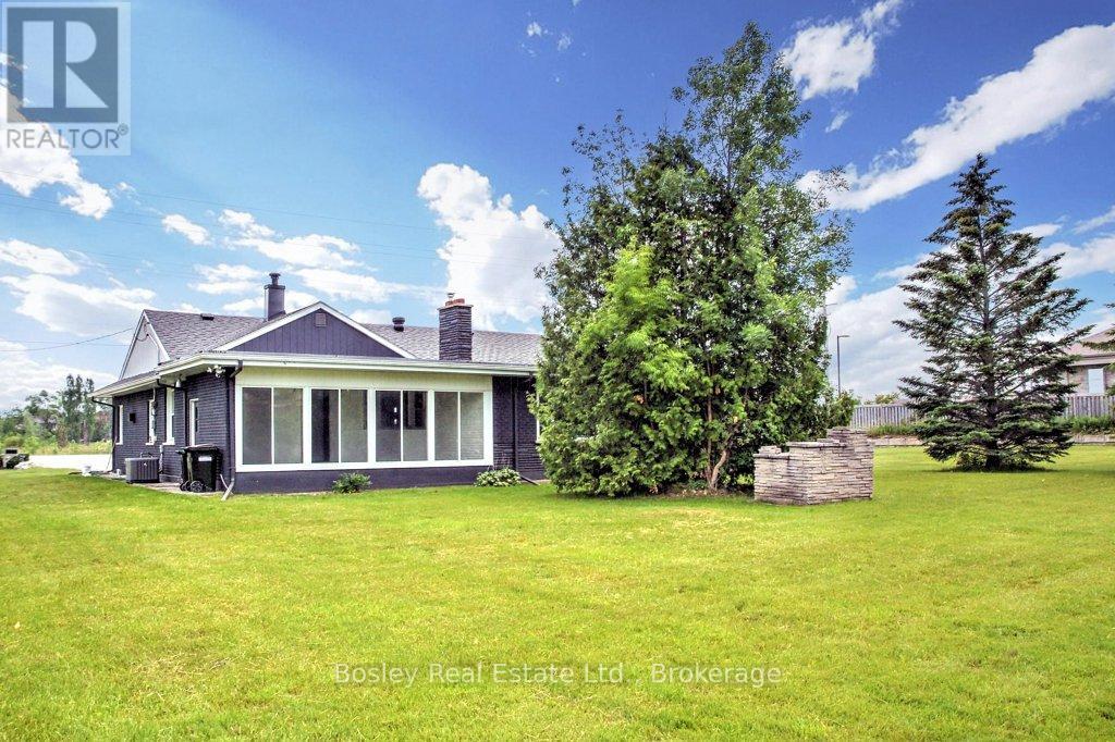 876 Hurontario Street, Collingwood, Ontario  L9Y 0G7 - Photo 5 - S12415955