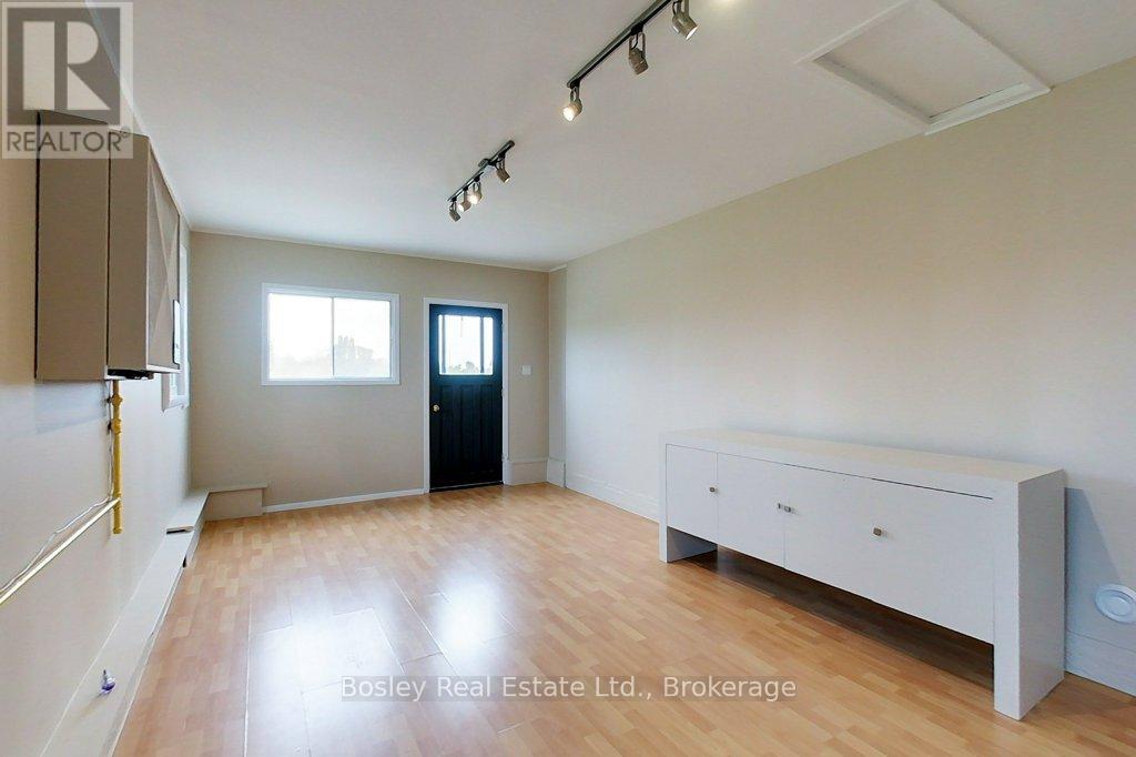 876 Hurontario Street, Collingwood, Ontario  L9Y 0G7 - Photo 9 - S12415955