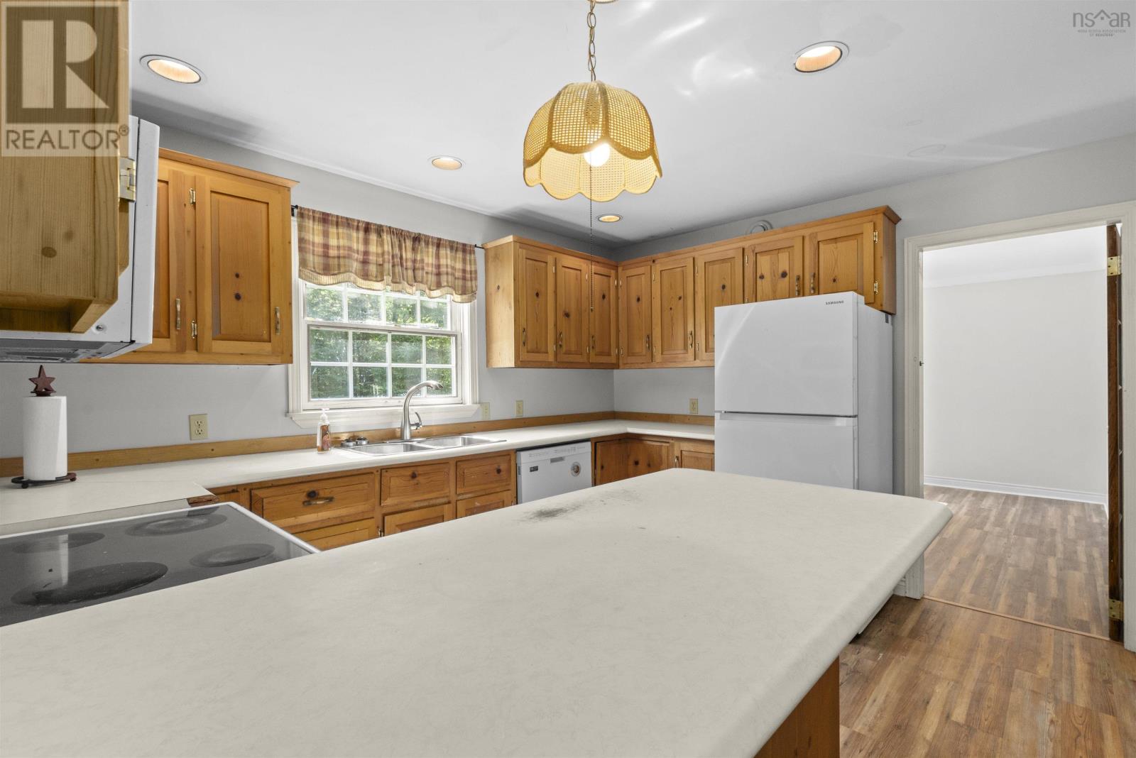 Property at 239 Buckingham Drive image 3