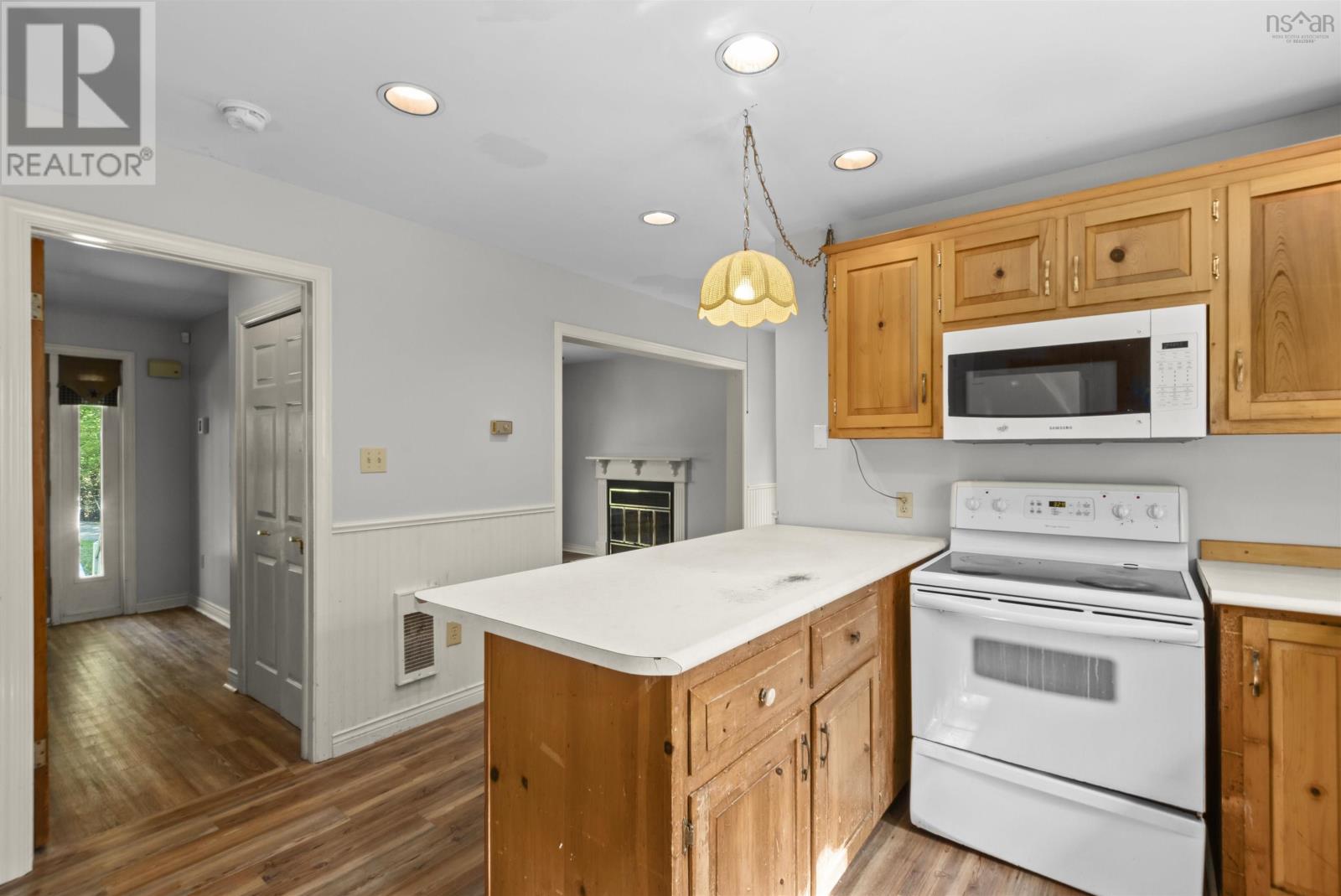 Property at 239 Buckingham Drive image 5