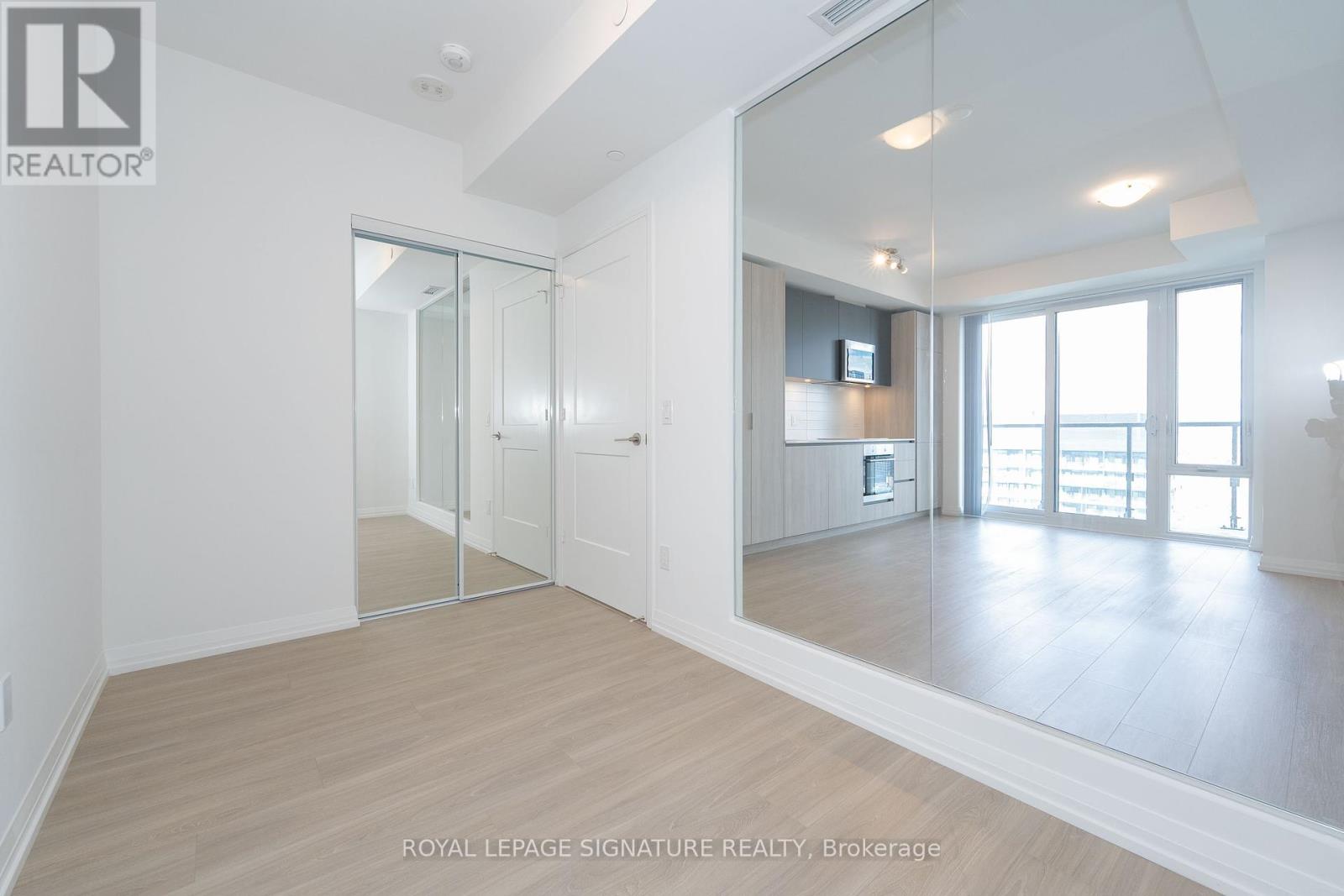 4226 - 28 Widmer Street, Toronto, Ontario  M5V 3E7 - Photo 16 - C12415841