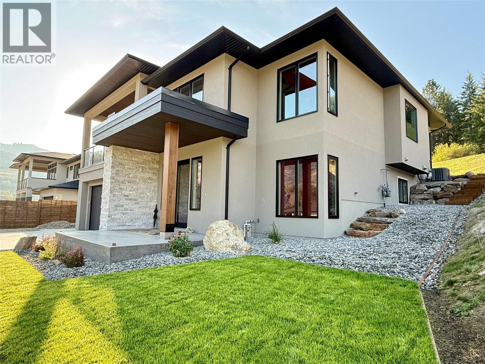 8781 Riverside Drive, Grand Forks, British Columbia  V0H 1H0 - Photo 1 - 2479934