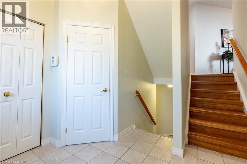 564 Willow Wood Drive, Waterloo, Ontario  N2T 2T5 - Photo 4 - 40771066