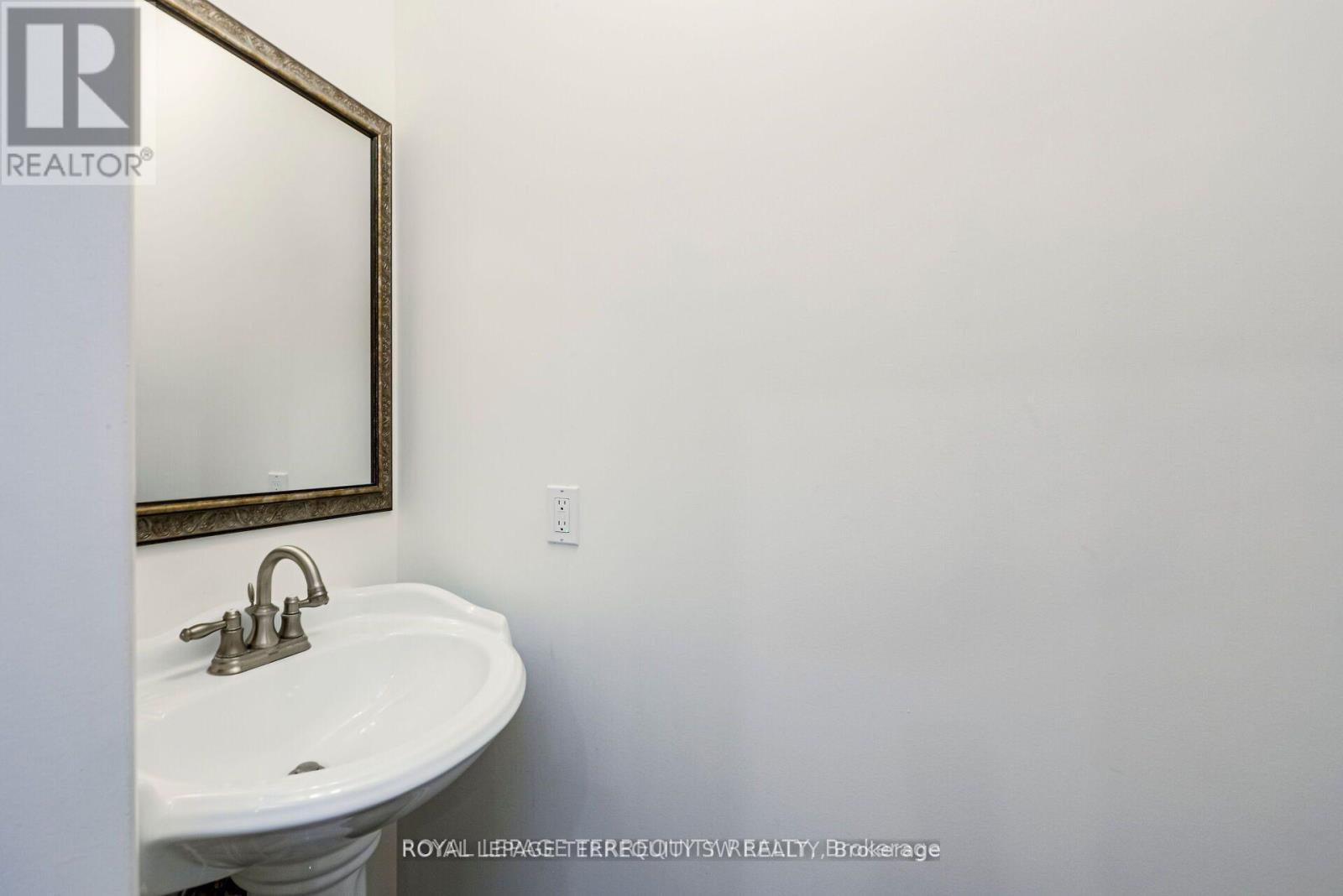 329 Lippincott Street, Toronto, Ontario  M5S 2P6 - Photo 16 - C12415360