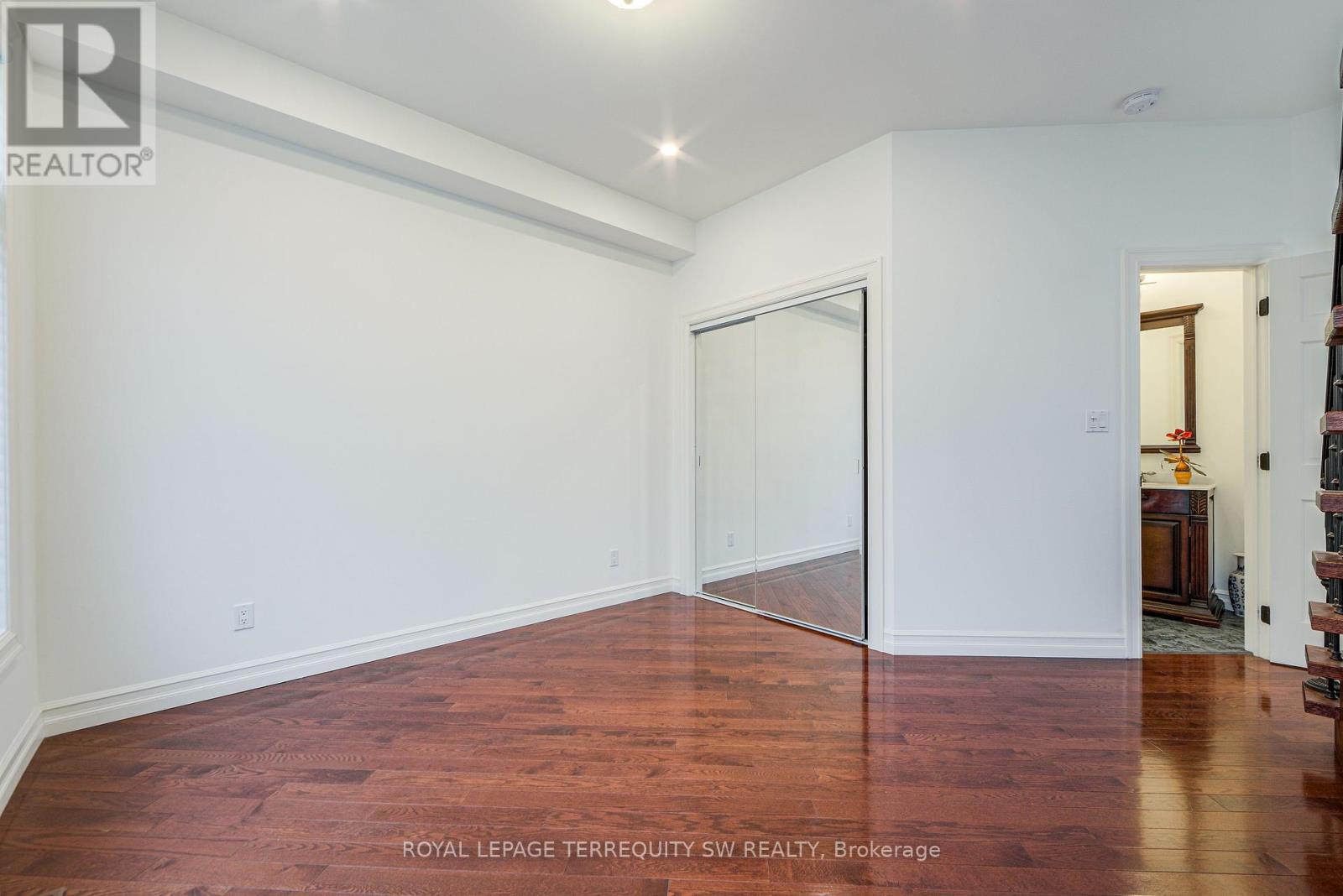 329 Lippincott Street, Toronto, Ontario  M5S 2P6 - Photo 19 - C12415360
