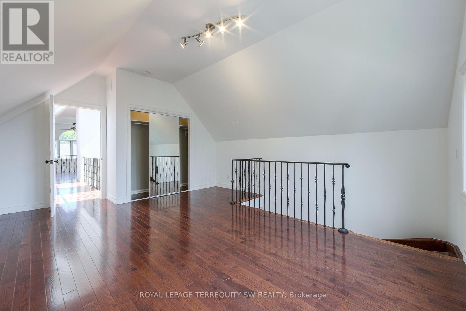 329 Lippincott Street, Toronto, Ontario  M5S 2P6 - Photo 26 - C12415360