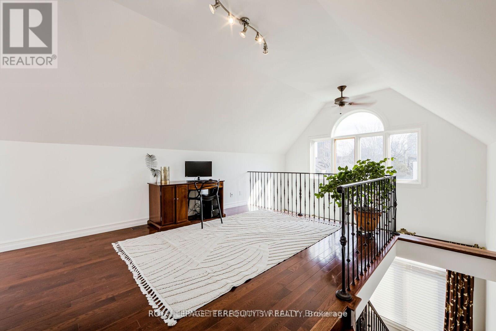 329 Lippincott Street, Toronto, Ontario  M5S 2P6 - Photo 27 - C12415360