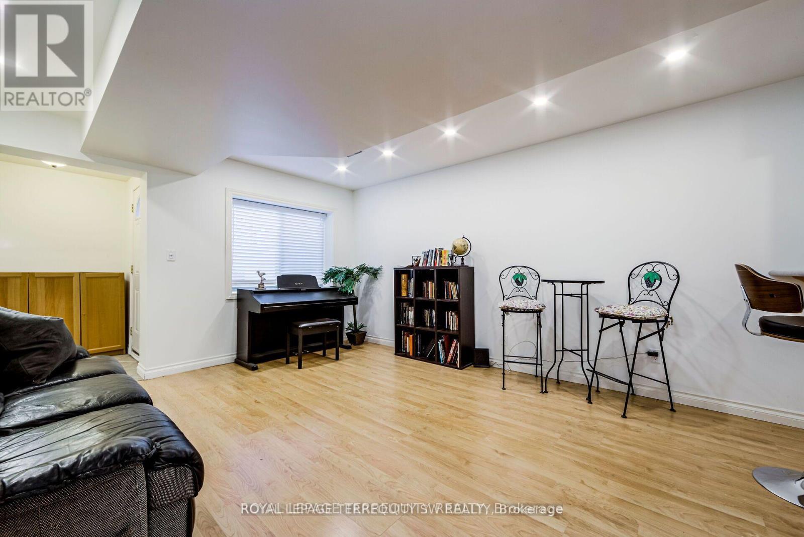329 Lippincott Street, Toronto, Ontario  M5S 2P6 - Photo 33 - C12415360