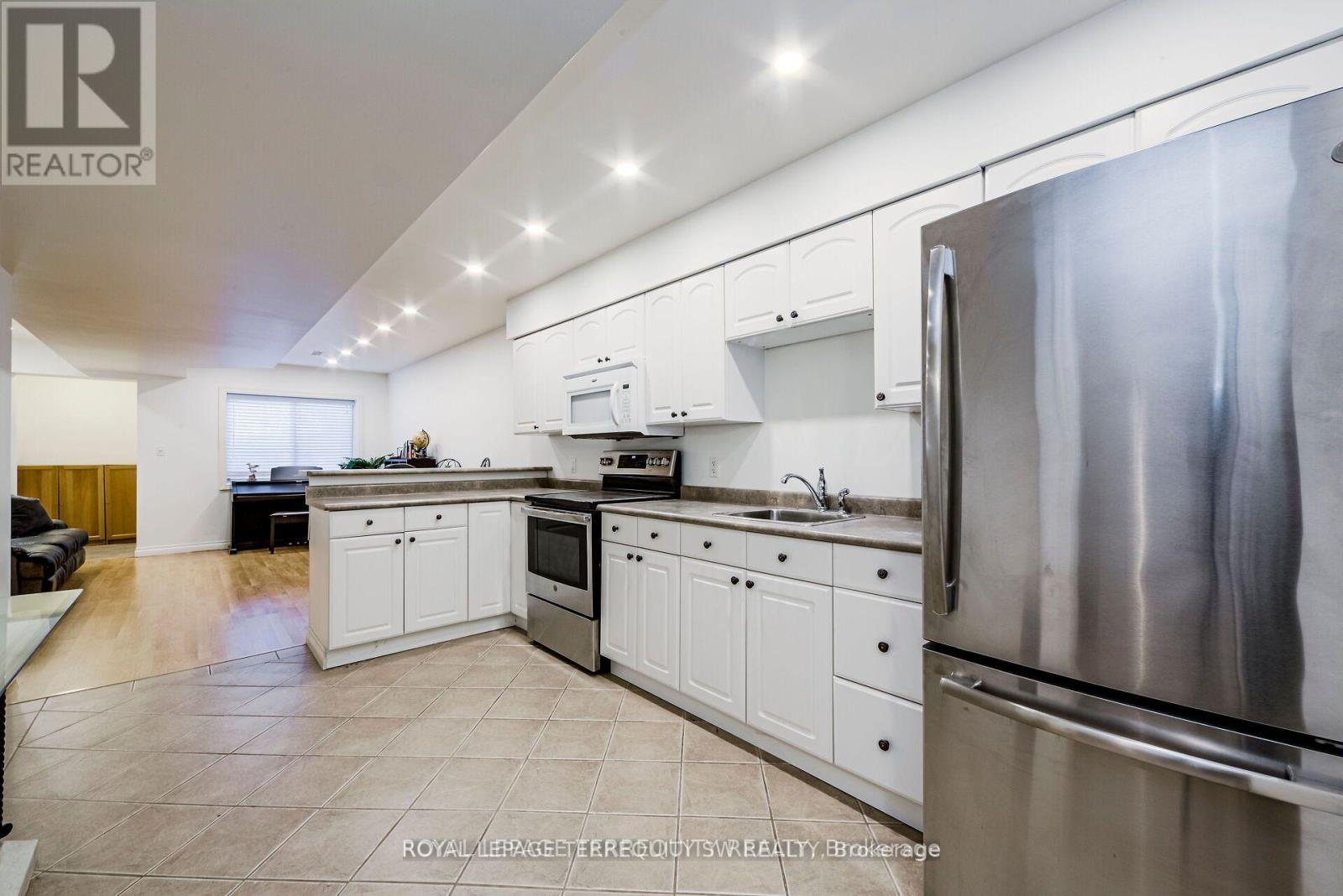 329 Lippincott Street, Toronto, Ontario  M5S 2P6 - Photo 37 - C12415360
