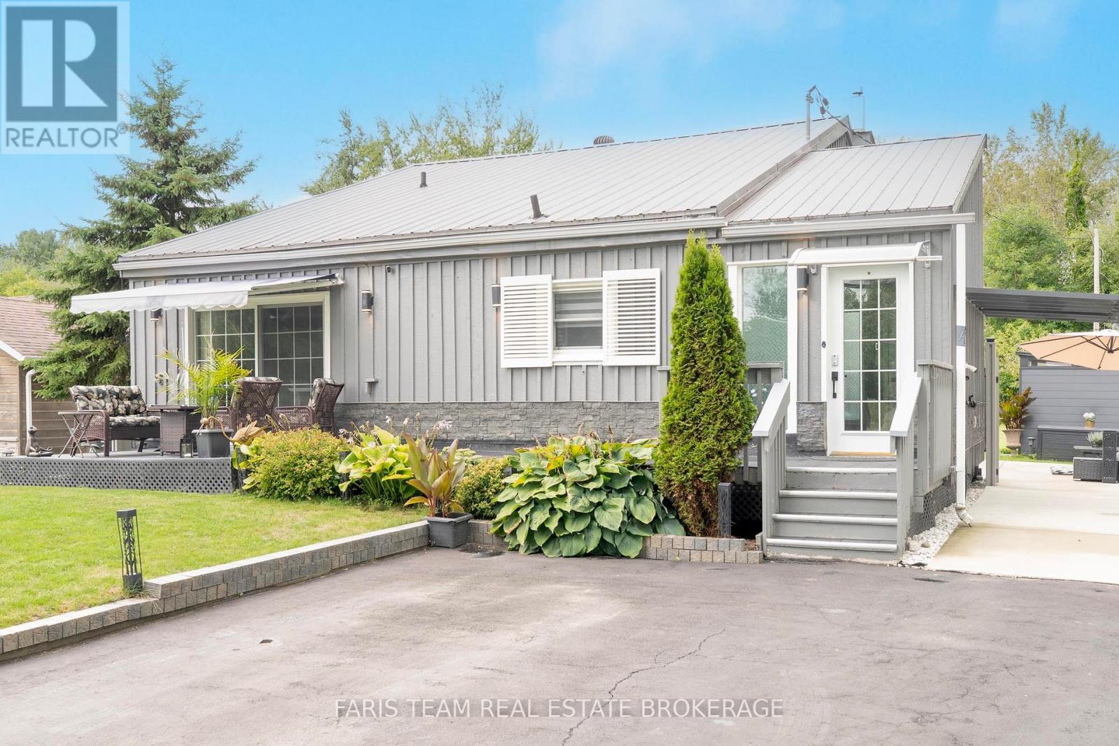 Property at 210 PARKVIEW DRIVE image 3