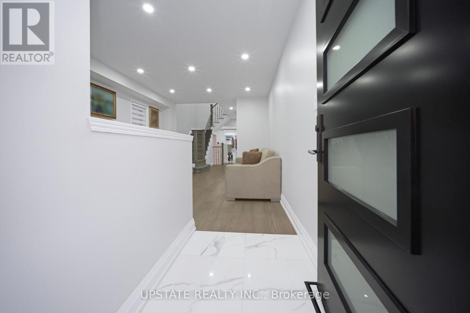173 Monte Carlo Drive, Vaughan, Ontario  L4H 1R5 - Photo 3 - N12415914