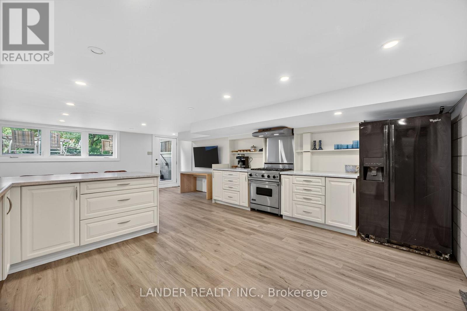 10 Charles Street, East Gwillimbury, Ontario  L0G 1V0 - Photo 26 - N12415918