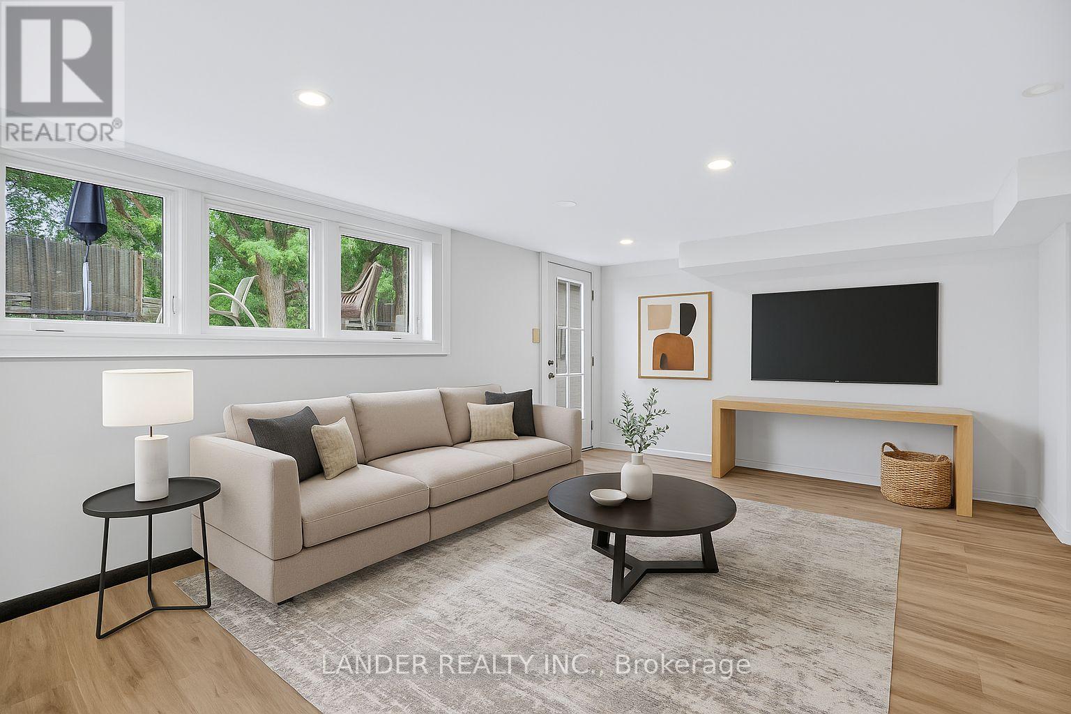10 Charles Street, East Gwillimbury, Ontario  L0G 1V0 - Photo 30 - N12415918