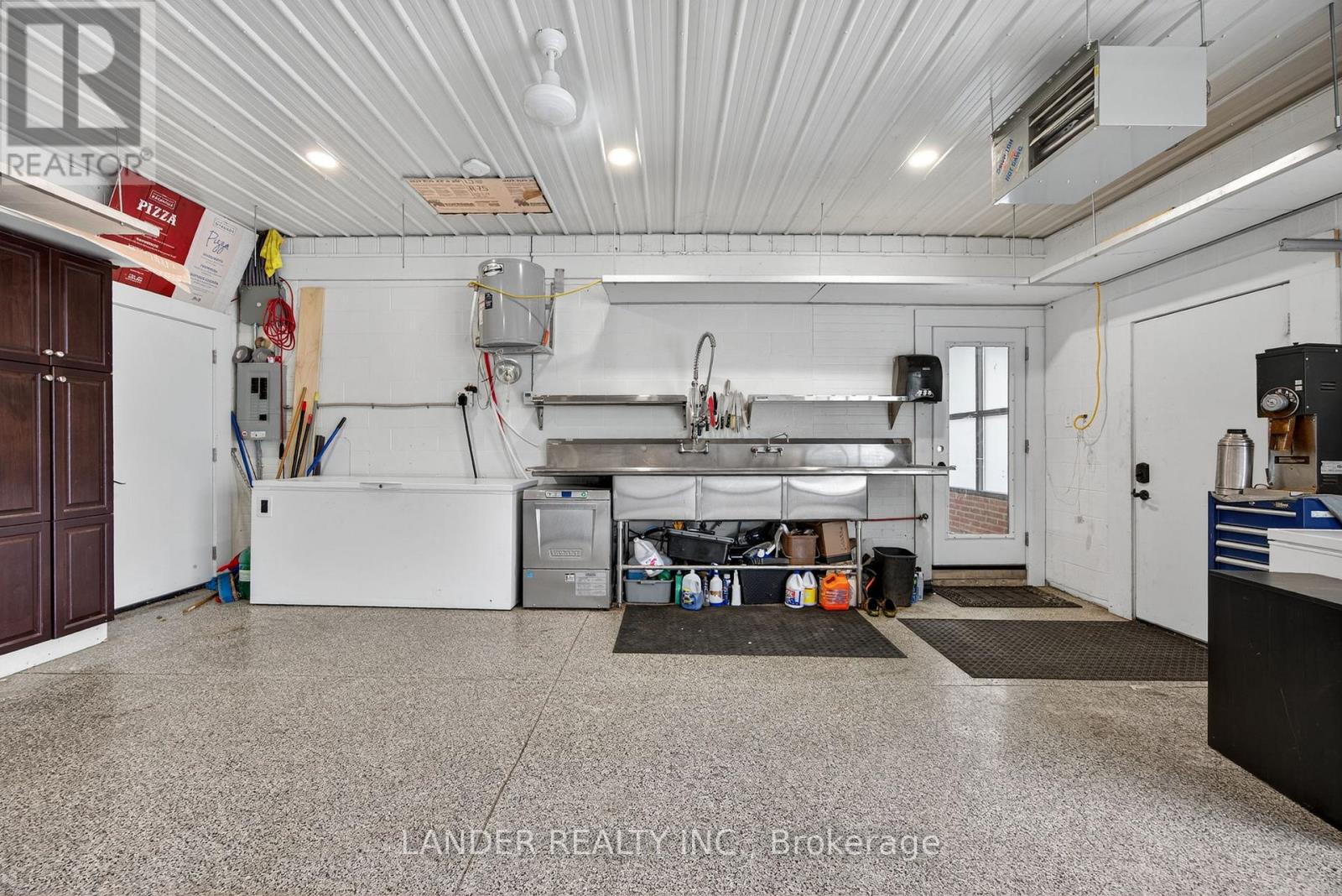 10 Charles Street, East Gwillimbury, Ontario  L0G 1V0 - Photo 34 - N12415918
