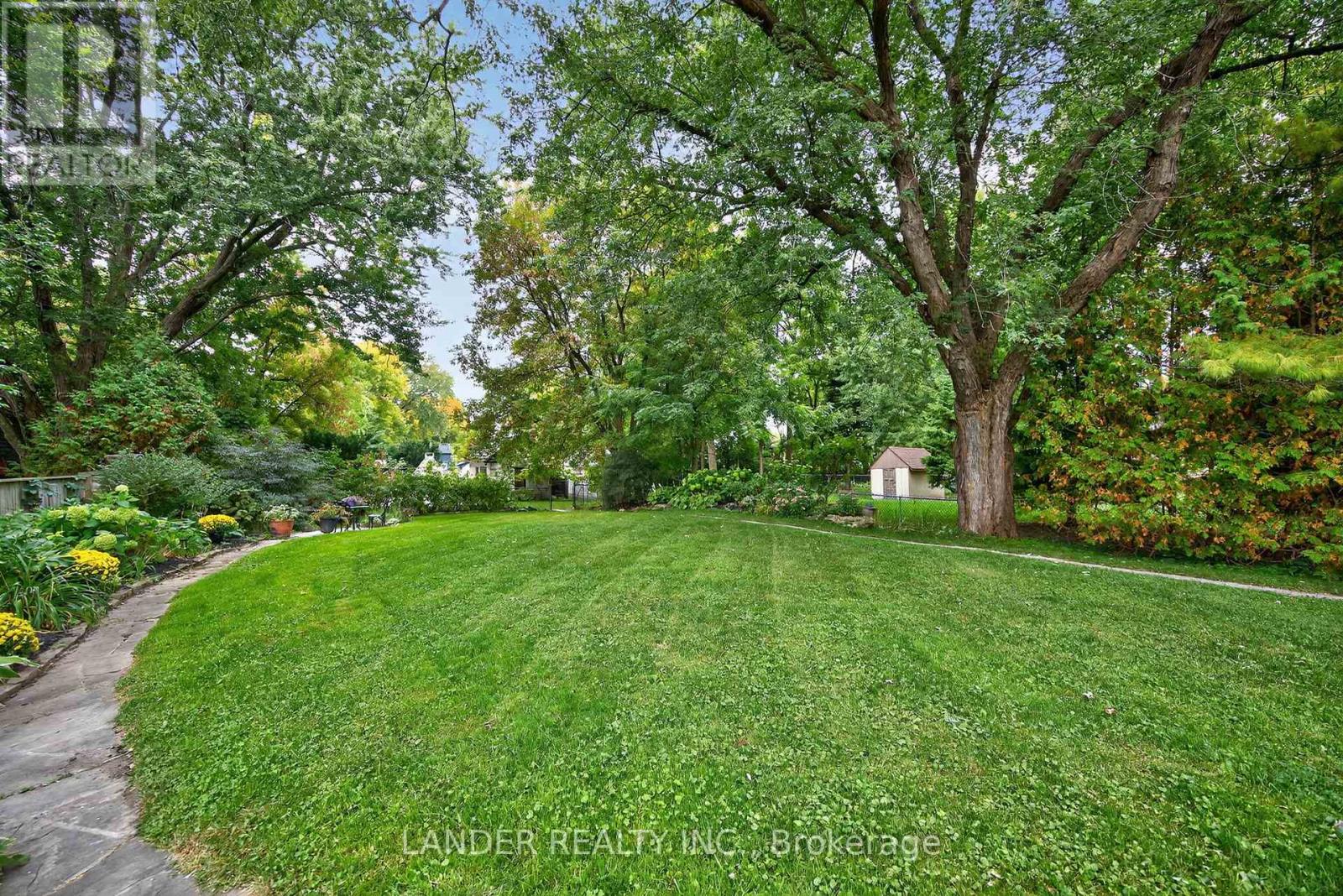 10 Charles Street, East Gwillimbury, Ontario  L0G 1V0 - Photo 38 - N12415918