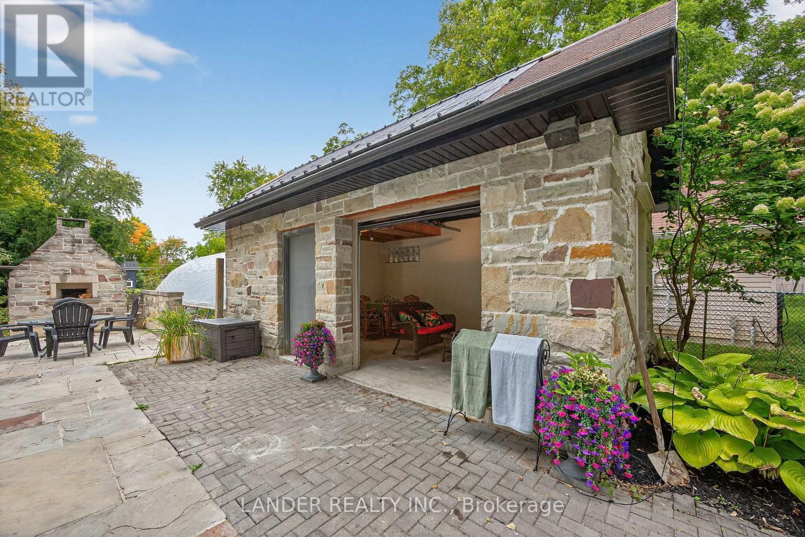 10 Charles Street, East Gwillimbury, Ontario  L0G 1V0 - Photo 40 - N12415918
