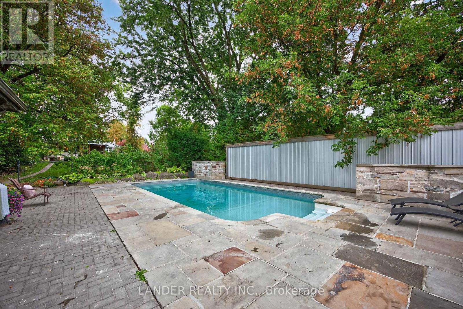 10 Charles Street, East Gwillimbury, Ontario  L0G 1V0 - Photo 43 - N12415918