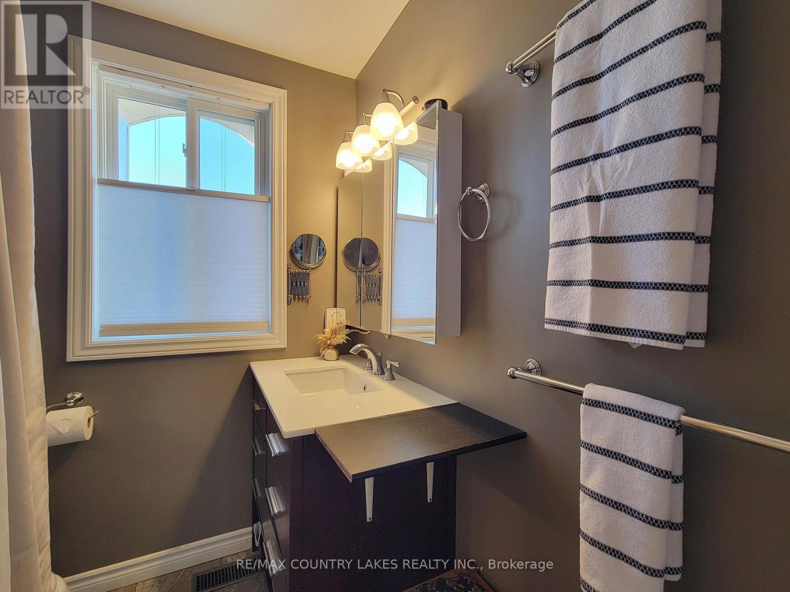 11 - 4 Paradise Boulevard, Ramara (Brechin), Ontario  L0K 1B0 - Photo 37 - S12393459