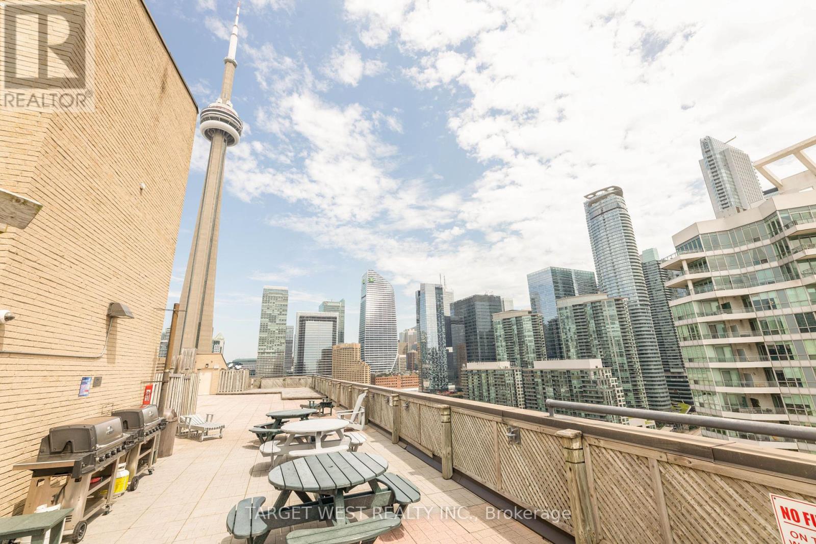 1903 - 250 Queens Quay W, Toronto, Ontario  M5J 2N2 - Photo 23 - C12397586
